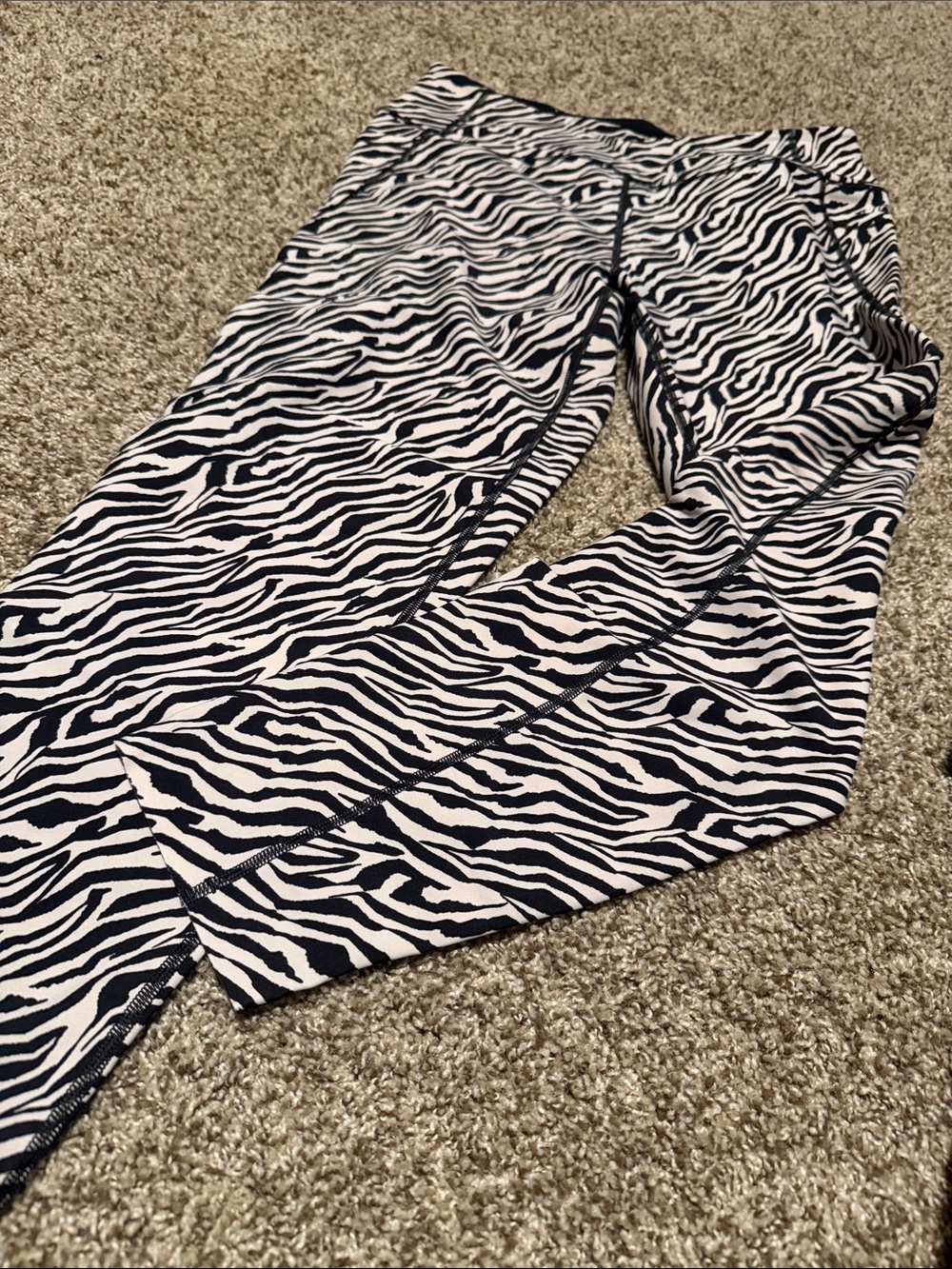 Victoria’s Secret zebra print leggings (L) - EUC!